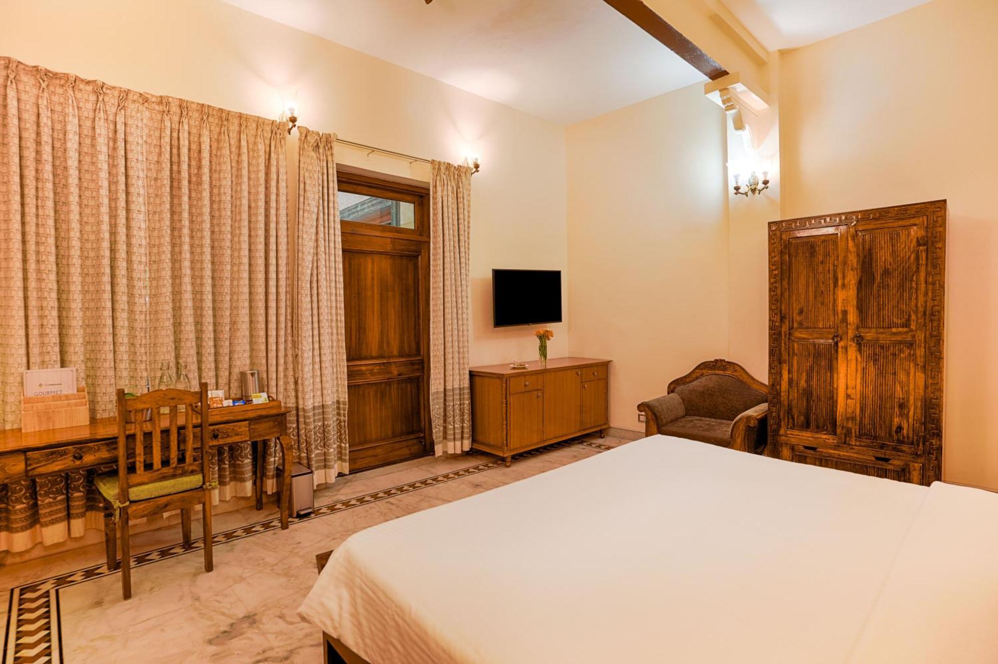 Club Mahindra Bharatpur Hotel Bagian luar foto