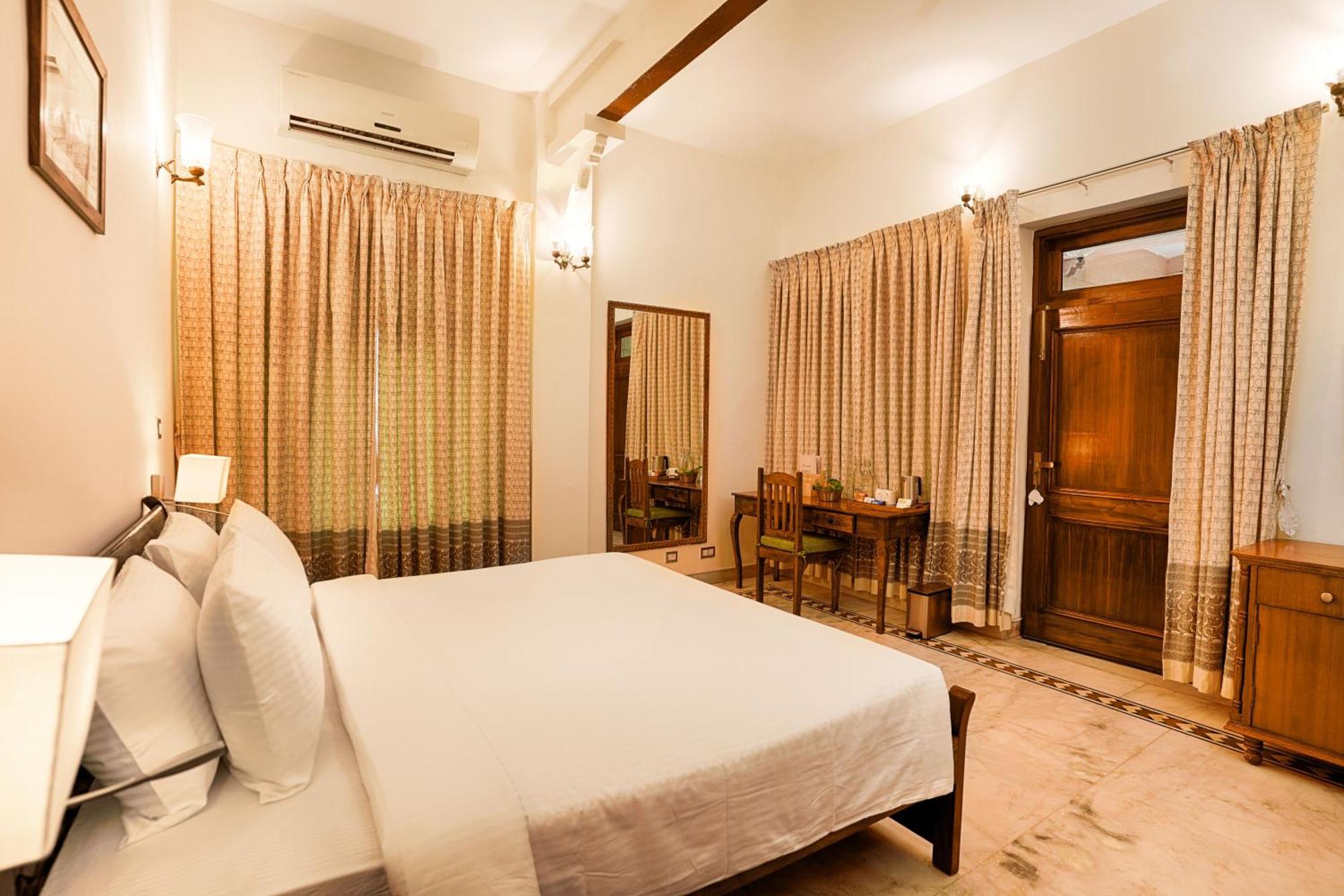 Club Mahindra Bharatpur Hotel Bagian luar foto