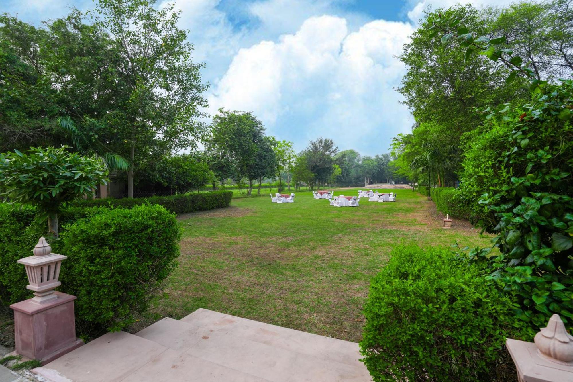 Club Mahindra Bharatpur Hotel Bagian luar foto