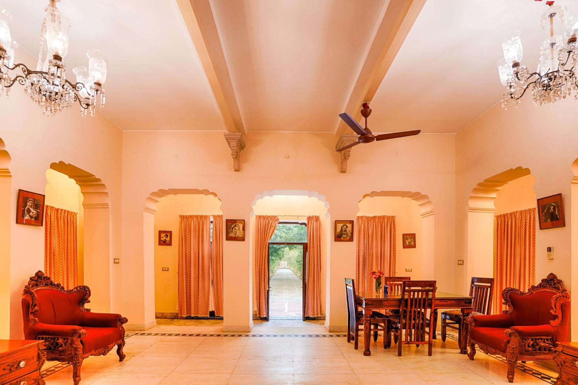 Club Mahindra Bharatpur Hotel Bagian luar foto