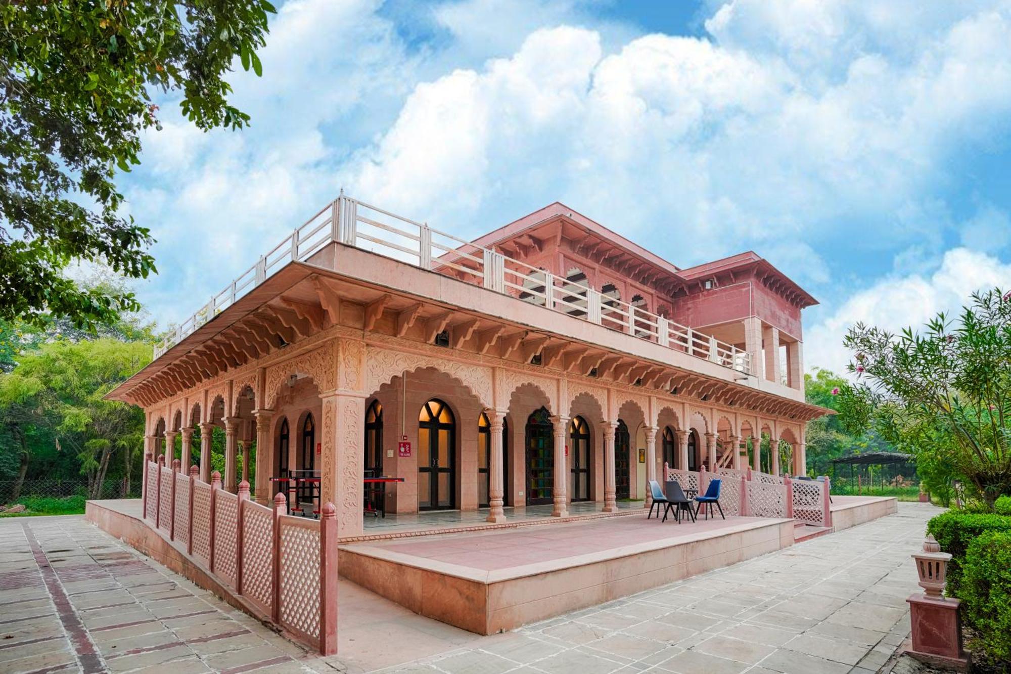Club Mahindra Bharatpur Hotel Bagian luar foto